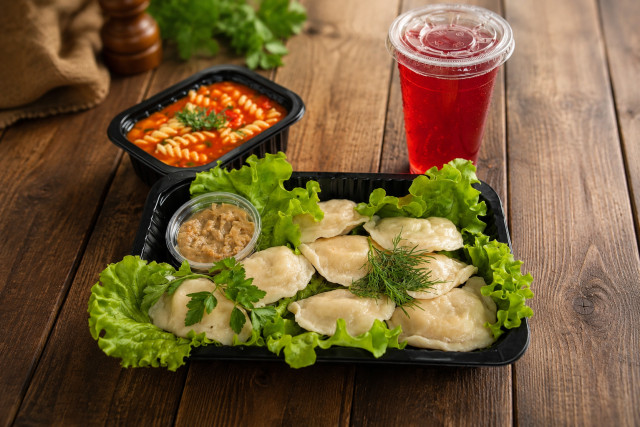 Zestaw pierogi ruskie 8 szt. + zupa pomidorowa